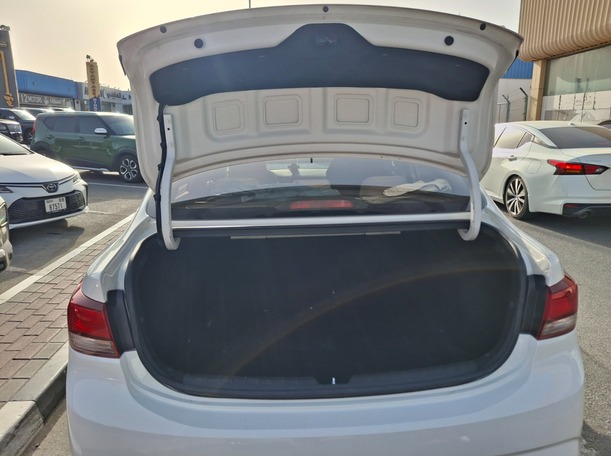 Car image 20