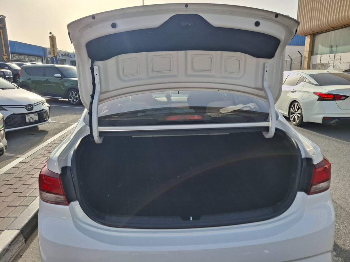 Car image 20