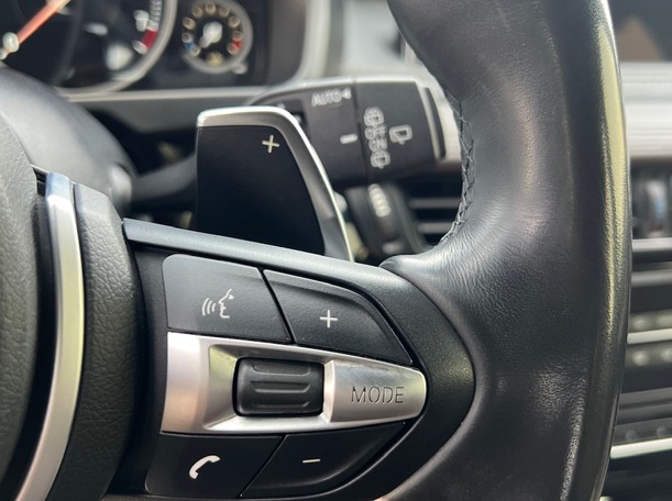 Car image 29