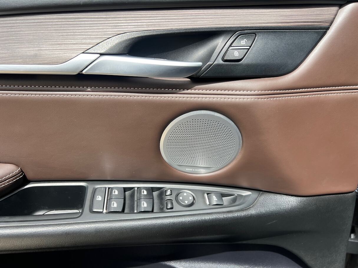 Car image 32