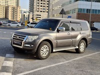 Used 2015 Mitsubishi Pajero for sale in Sharjah