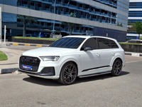 Used 2023 Audi Q7 for sale in Dubai