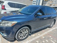 Used 2013 Nissan Pathfinder for sale in Dubai