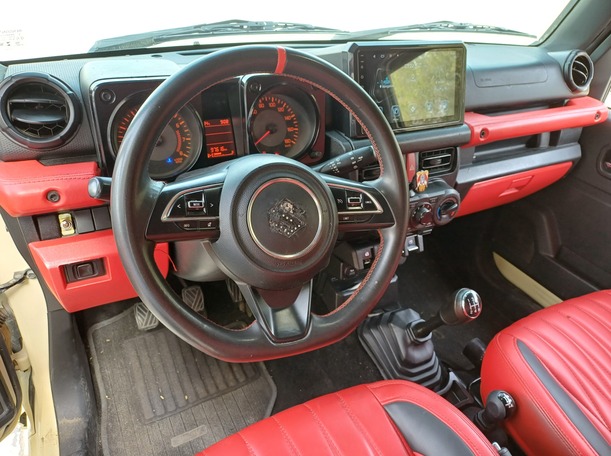 Car image 11