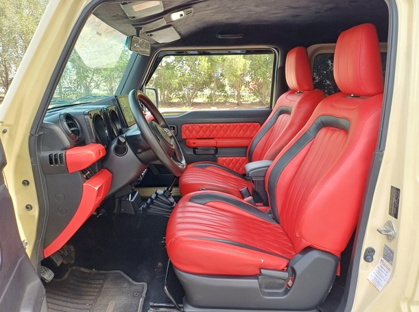 Car image 12