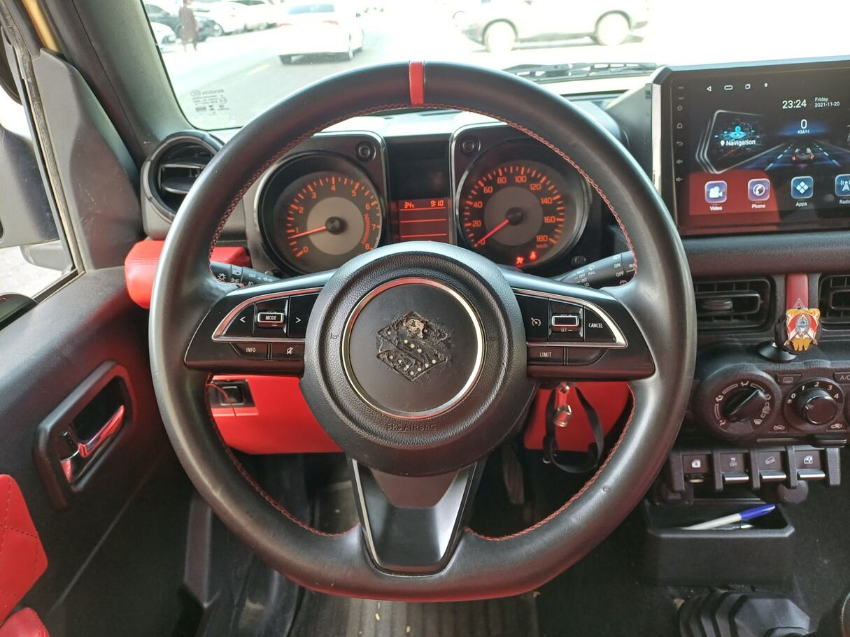 Car image 18