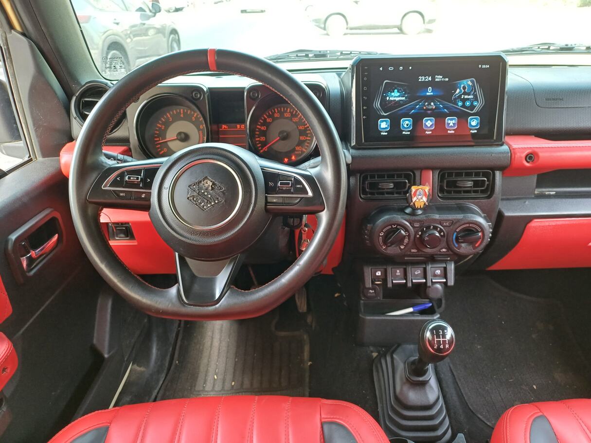 Car image 15