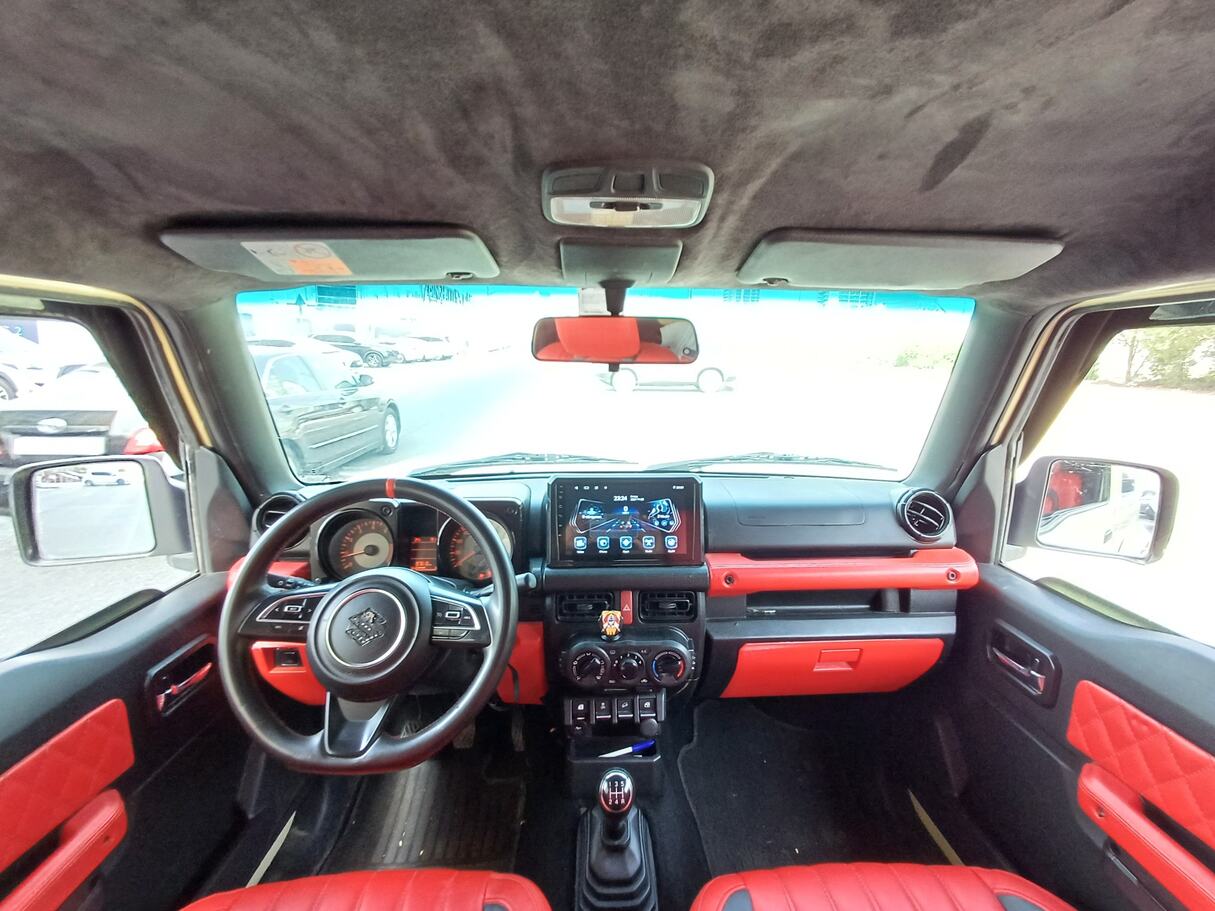 Car image 14