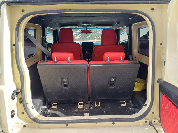 Car image 20
