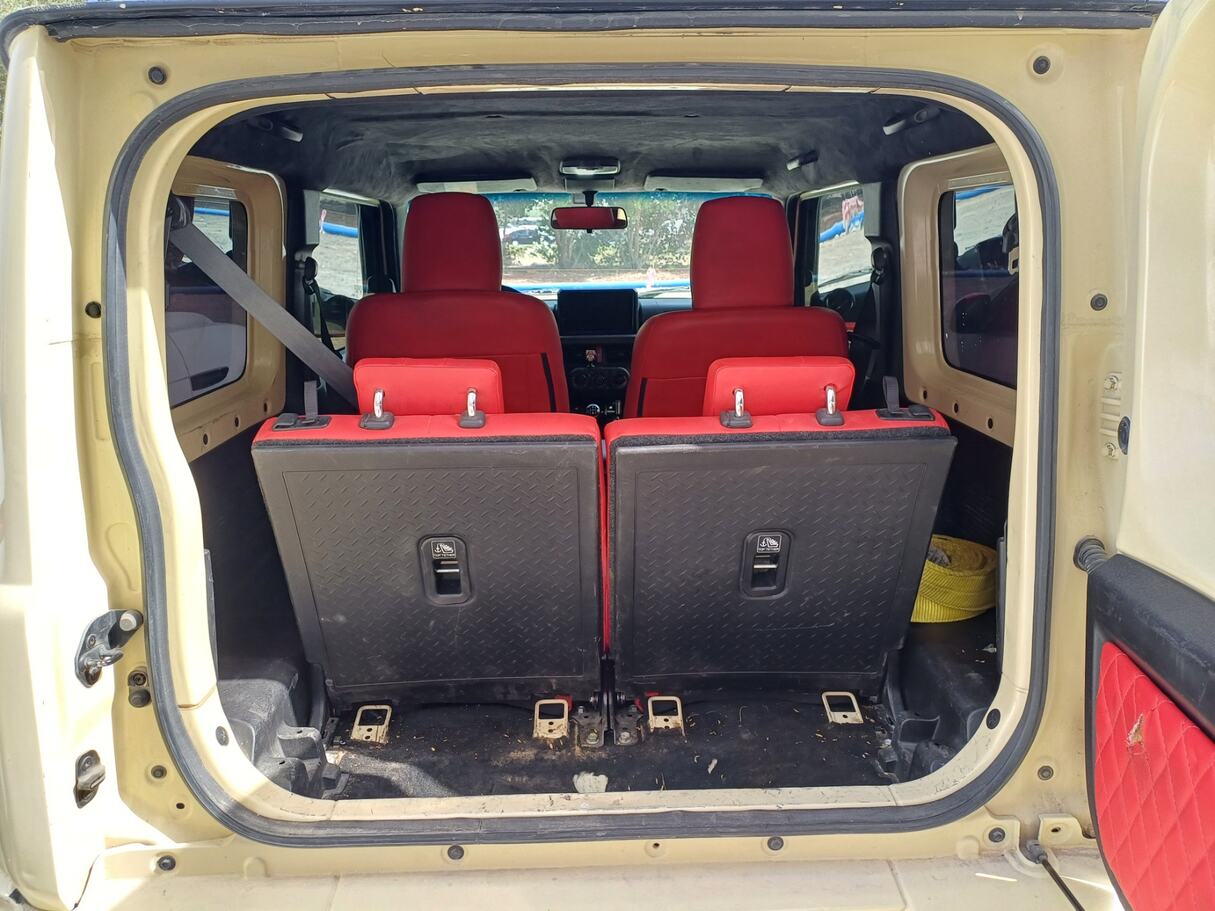 Car image 20