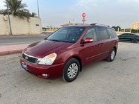 Used 2013 Kia Carnival for sale in Riyadh