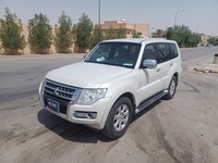 مستعمله 2016 ميتسوبيشي باجيرو للبيع فى الرياض