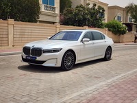 مستعمله 2022 بي ام دبليو 750 للبيع فى دبي