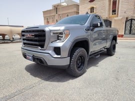 GMC Sierra Used 2020 GMC Sierra for sale in Dammam
