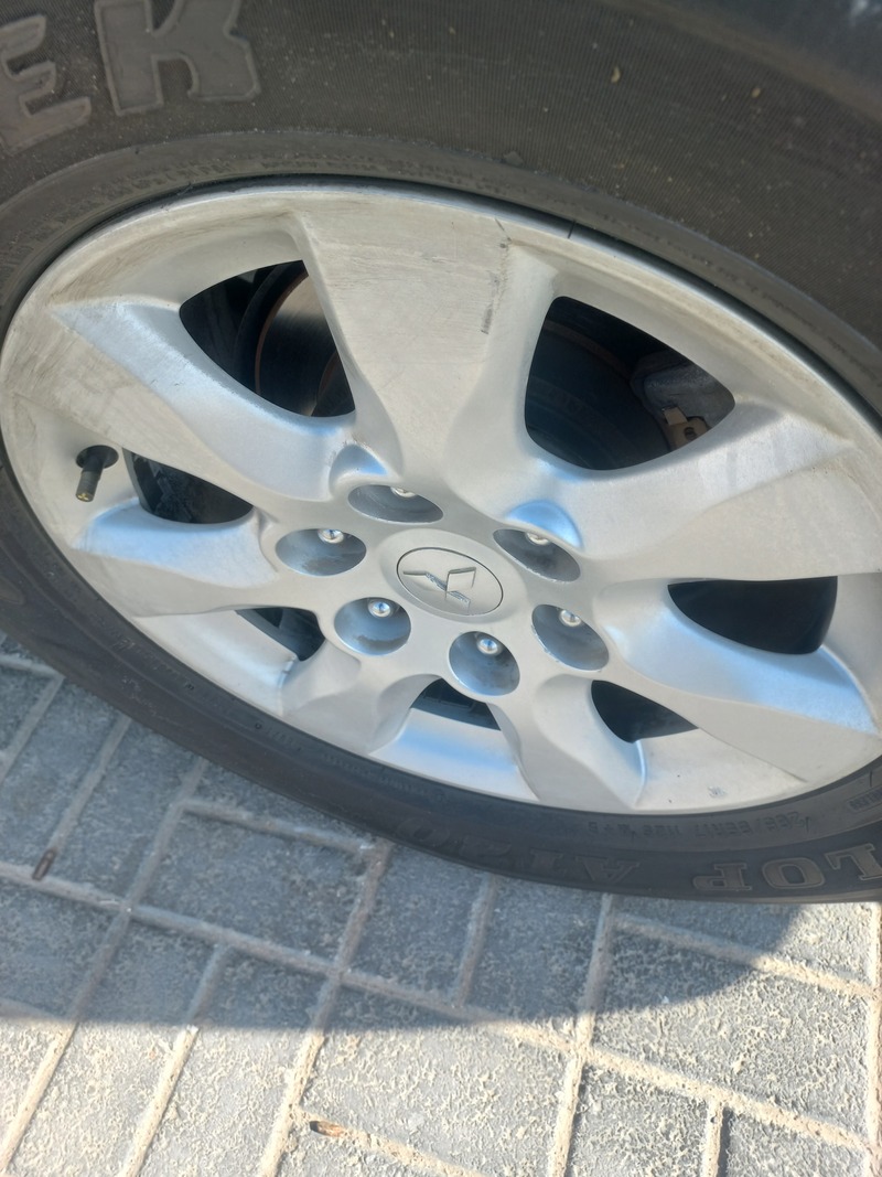 Used 2014 Mitsubishi Pajero for sale in Abu Dhabi