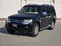 Used 2014 Mitsubishi Pajero for sale in Abu Dhabi