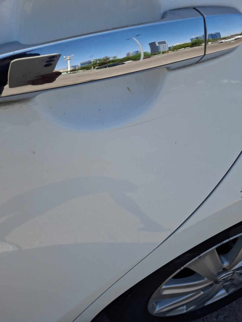 Used 2016 Toyota Yaris for sale in Abu Dhabi