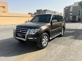 Mitsubishi Pajero Used 2017 Mitsubishi Pajero for sale in Riyadh