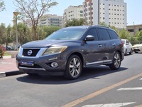 Used 2014 Nissan Pathfinder for sale in Dubai