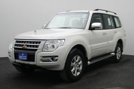 Mitsubishi Pajero Used 2022 Mitsubishi Pajero for sale in Dubai