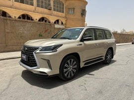 لكزس LX570 مستعمله 2016 لكزس LX570 للبيع فى الرياض