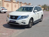 Used 2015 Nissan Pathfinder for sale in Abu Dhabi