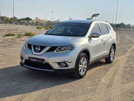 Nissan X-Trail Used 2015 Nissan X-Trail for sale in Abu Dhabi