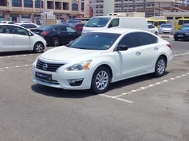 Nissan Altima Used 2013 Nissan Altima for sale in Dubai