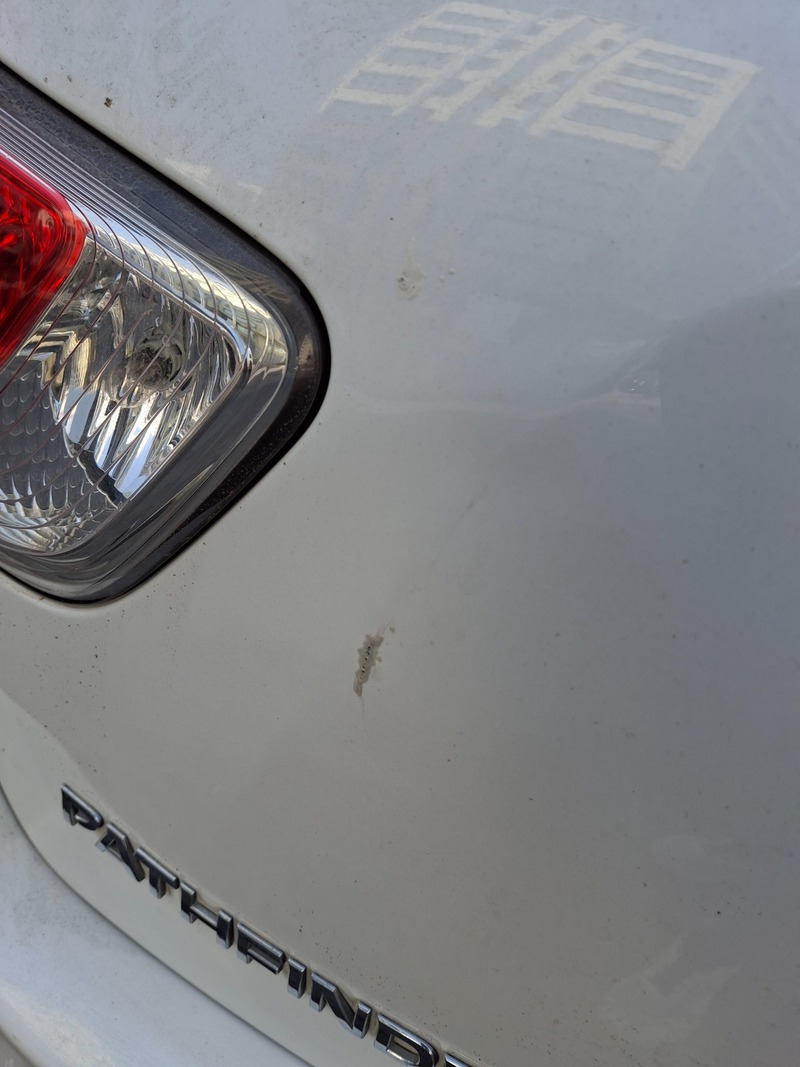 Used 2013 Nissan Pathfinder for sale in Abu Dhabi