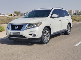 Nissan Pathfinder Used 2013 Nissan Pathfinder for sale in Abu Dhabi
