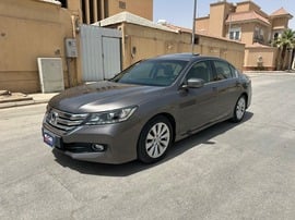 Honda Accord Used 2015 Honda Accord for sale in Riyadh
