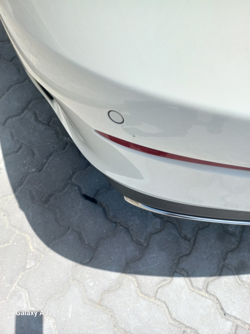 Used 2021 Mercedes E200 for sale in Abu Dhabi