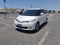 مستعمله 2018 تويوتا بريفيا للبيع فى الشارقة