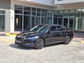 Skoda Superb Used 2021 Skoda Superb for sale in Dubai