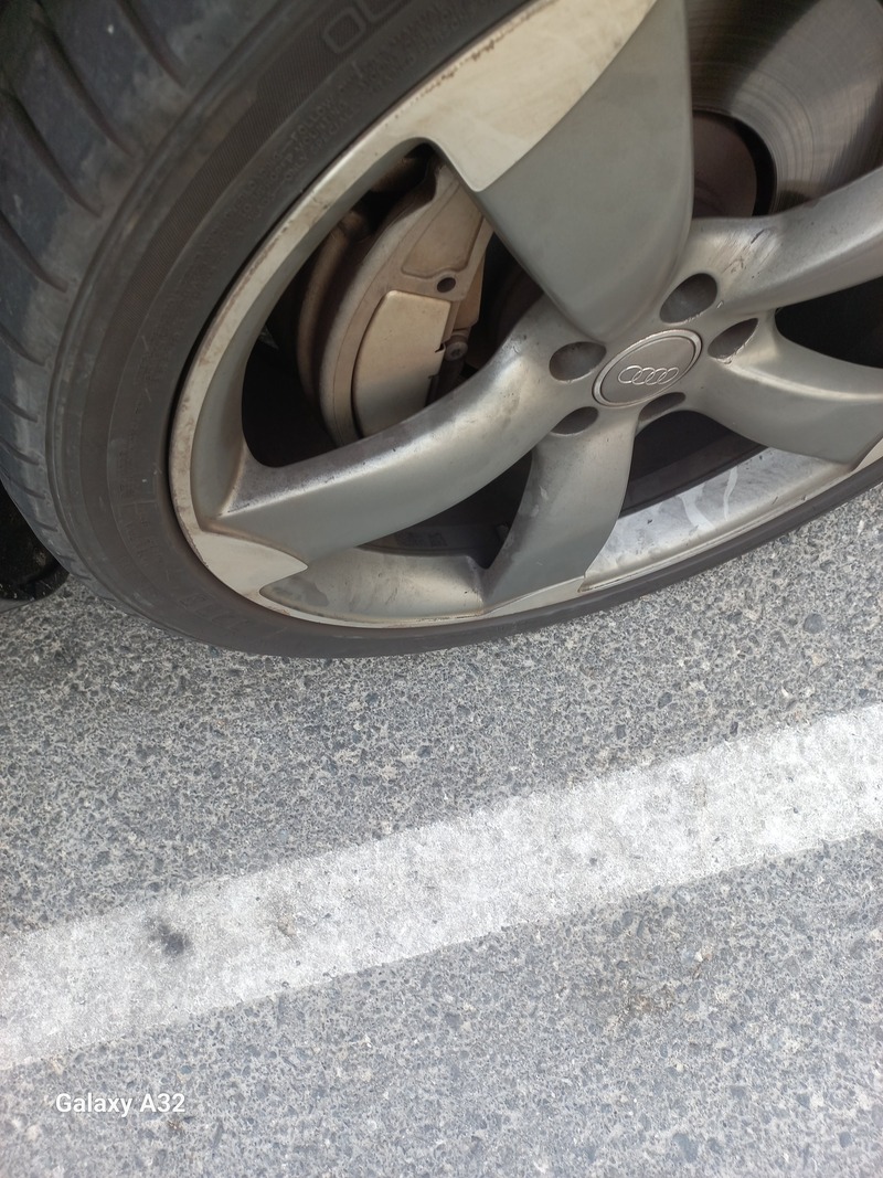 Used 2013 Audi A8 for sale in Abu Dhabi