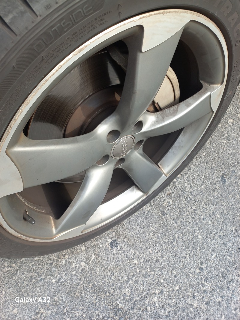 Used 2013 Audi A8 for sale in Abu Dhabi
