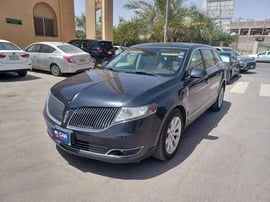 Lincoln MKT Used 2014 Lincoln MKT for sale in Riyadh