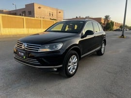 Volkswagen Touareg Used 2016 Volkswagen Touareg for sale in Riyadh