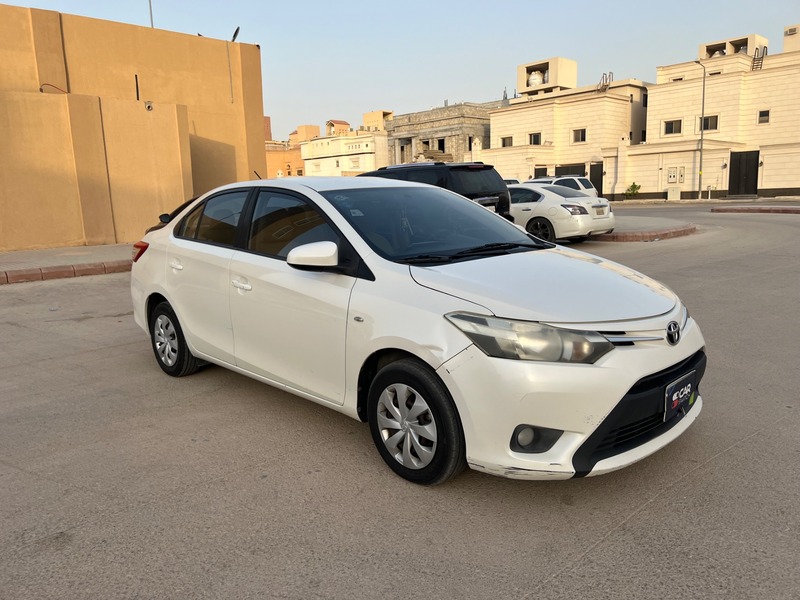 Used 2015 Toyota Yaris for sale in Riyadh