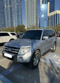 Used 2008 Mitsubishi Pajero for sale in Abu Dhabi