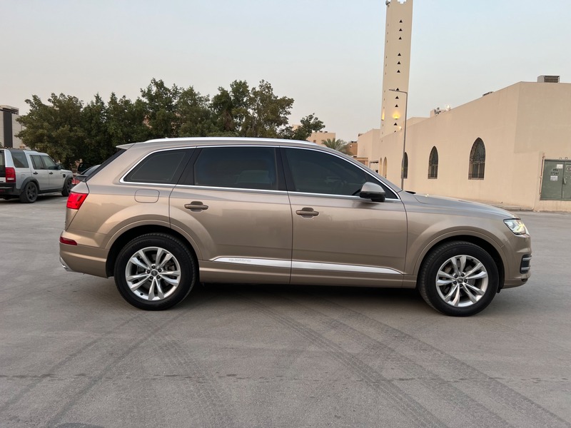 Used 2018 Audi Q7 for sale in Riyadh