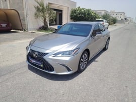 Lexus ES350 Used 2023 Lexus ES350 for sale in Dammam