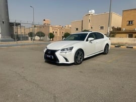 Lexus GS450h Used 2016 Lexus GS450h for sale in Riyadh