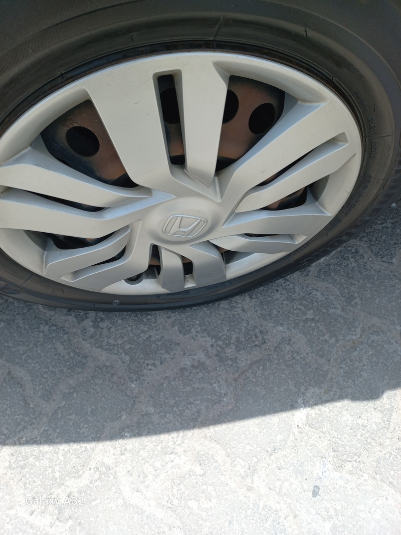 Used 2016 Honda City for sale in Abu Dhabi