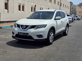 نيسان اكس تريل مستعمله 2015 نيسان اكس تريل للبيع فى أبوظبي