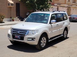 Mitsubishi Pajero Used 2016 Mitsubishi Pajero for sale in Jeddah