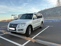 Used 2016 Mitsubishi Pajero for sale in Dubai