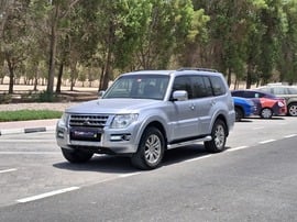 Mitsubishi Pajero Used 2016 Mitsubishi Pajero for sale in Dubai