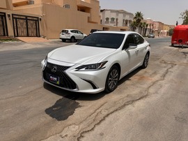 لكزس ES350 مستعمله 2023 لكزس ES350 للبيع فى الرياض
