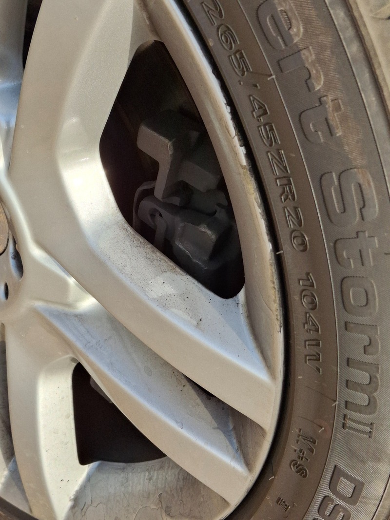 Used 2016 Mercedes GLE400 for sale in Abu Dhabi